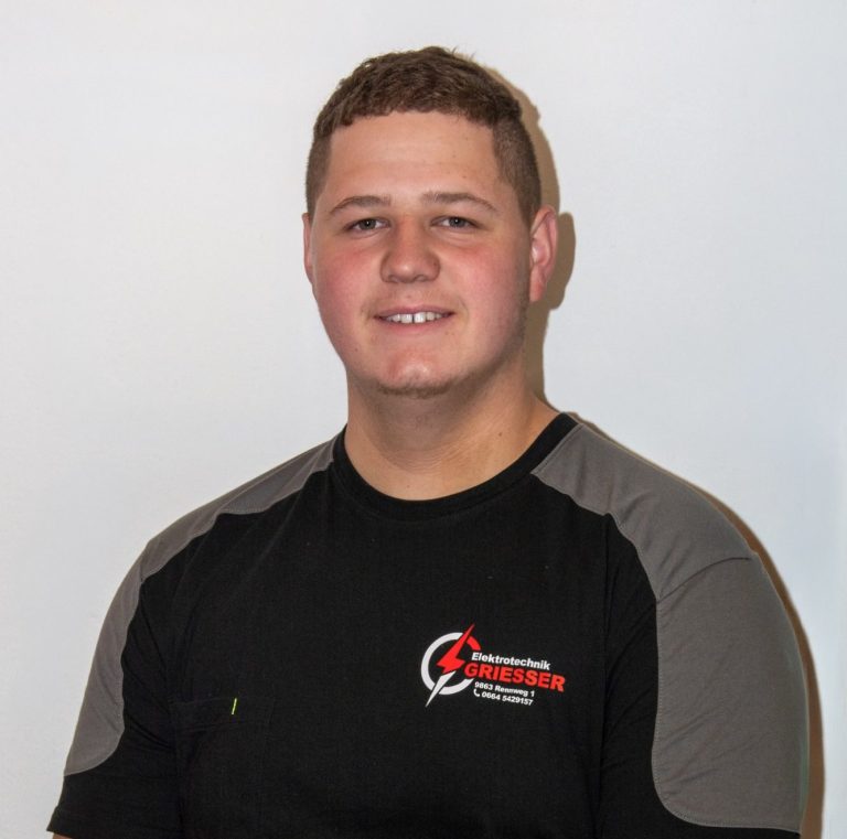 Mitarbeiter von Elektrotechnik Griesser im Arbeits-Shirt - Dullnig Andreas
